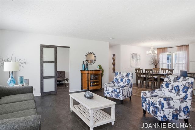 5230 E Sunfield Lane, Holland, MI 49423