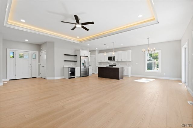 6208 Leslieanne Path, Cicero, NY 13039