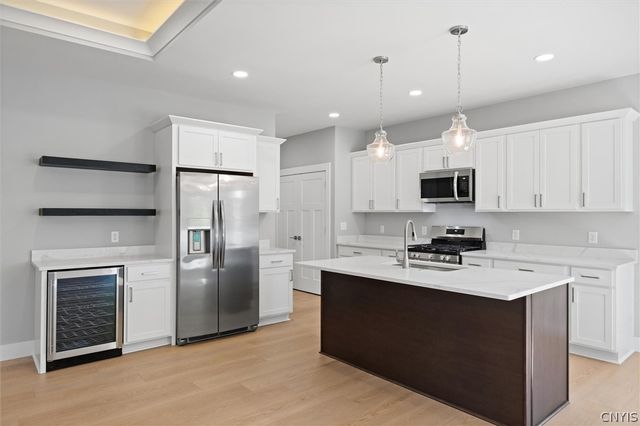 6208 Leslieanne Path, Cicero, NY 13039