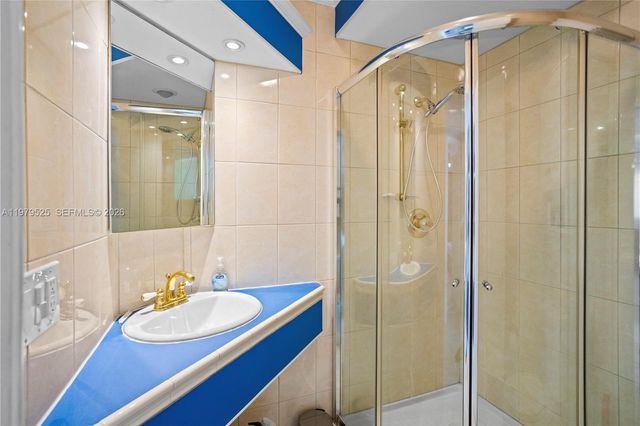 4411 NW 16th St F201, Lauderhill, FL 33313