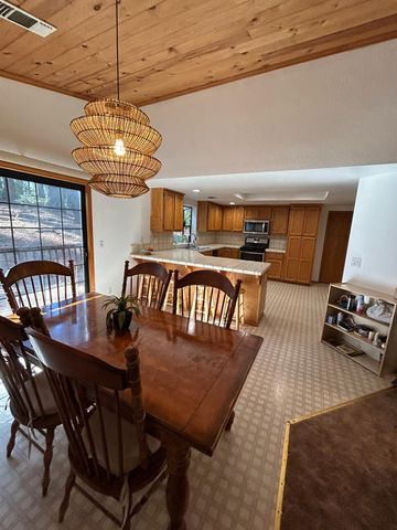 3441 Spirit Ln, Pollock Pines, CA 95726