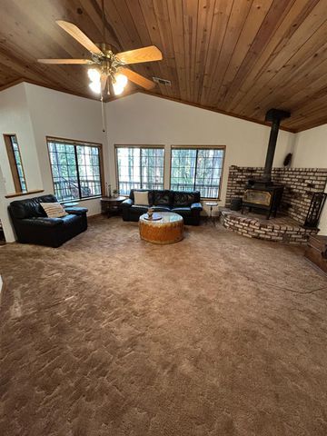 3441 Spirit Ln, Pollock Pines, CA 95726
