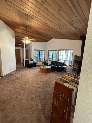 3441 Spirit Ln, Pollock Pines, CA 95726