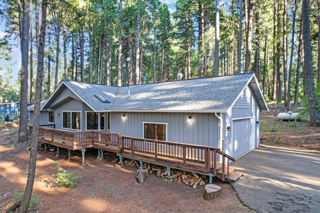 3441 Spirit Ln, Pollock Pines, CA 95726
