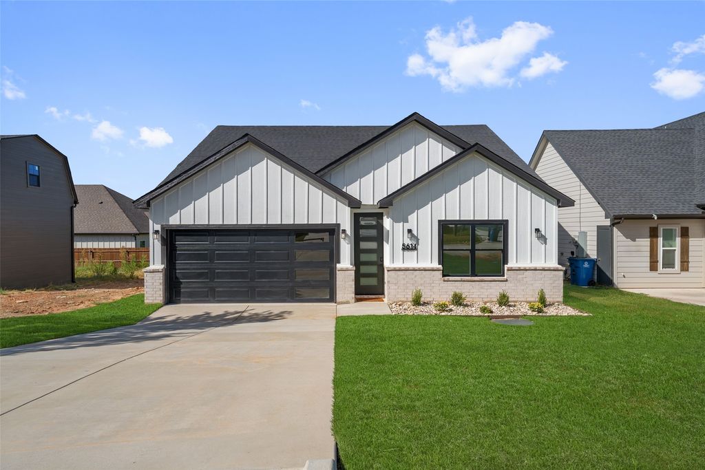 5614 San Jacinto Drive, Granbury, TX 76048 — exterior