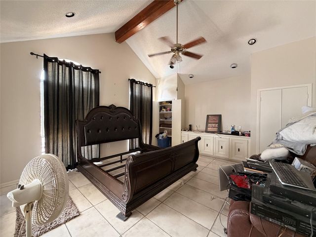 222 Pin Oak Drive, Baytown, TX 77520