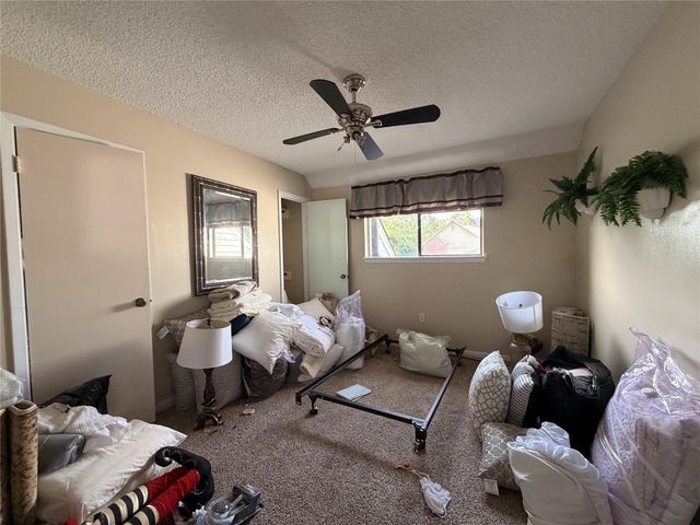 222 Pin Oak Drive, Baytown, TX 77520