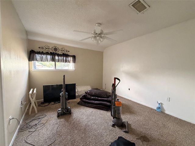 222 Pin Oak Drive, Baytown, TX 77520