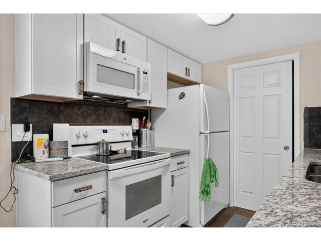 2011 S Helena St D, Aurora, CO 80013