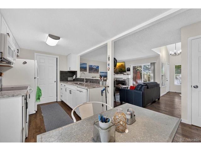 2011 S Helena St D, Aurora, CO 80013