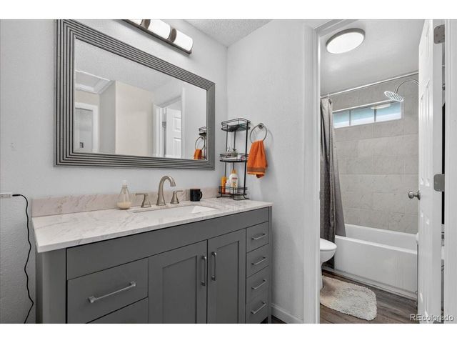 2011 S Helena St D, Aurora, CO 80013