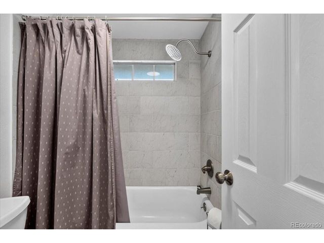 2011 S Helena St D, Aurora, CO 80013
