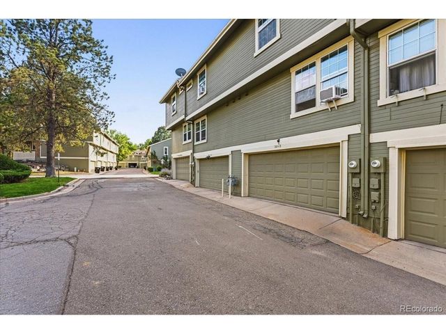 2011 S Helena St D, Aurora, CO 80013
