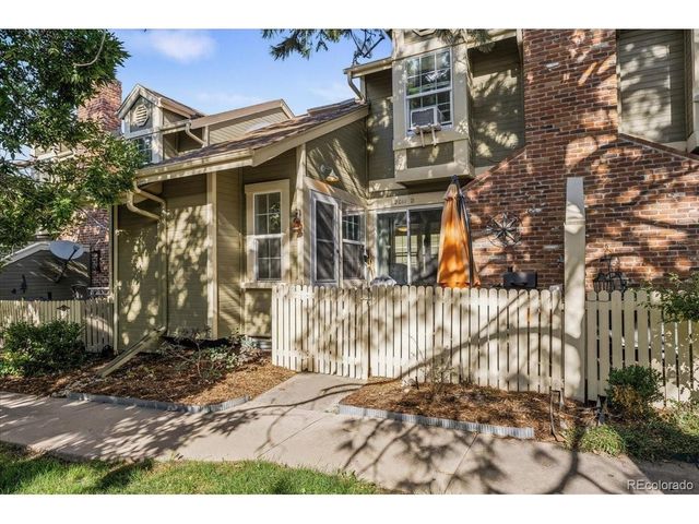 2011 S Helena St D, Aurora, CO 80013