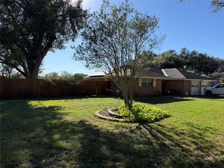 601 Willow Lane, Eagle Lake, TX 77434