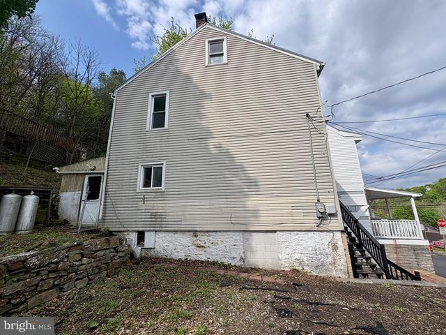 436 W SAVORY ST, Pottsville, PA 17901