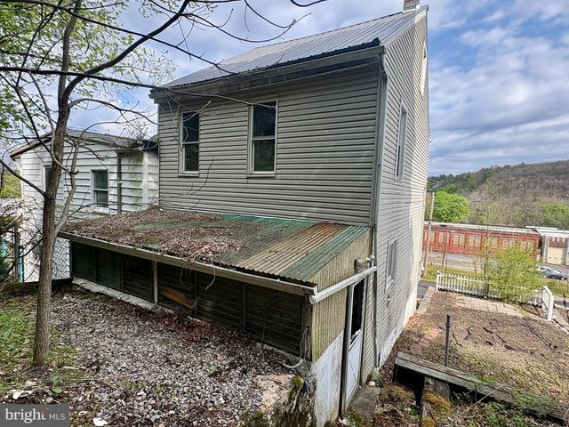 436 W SAVORY ST, Pottsville, PA 17901