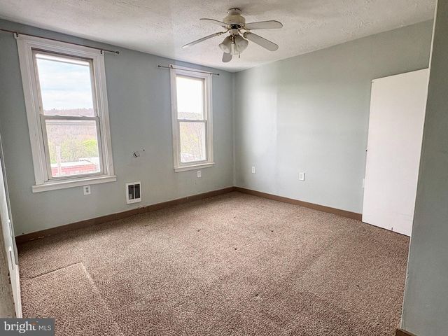 436 W SAVORY ST, Pottsville, PA 17901