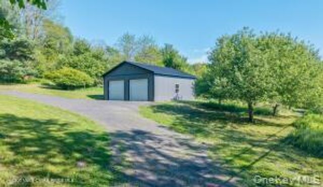 884 Camby Road, Millbrook, NY 12545