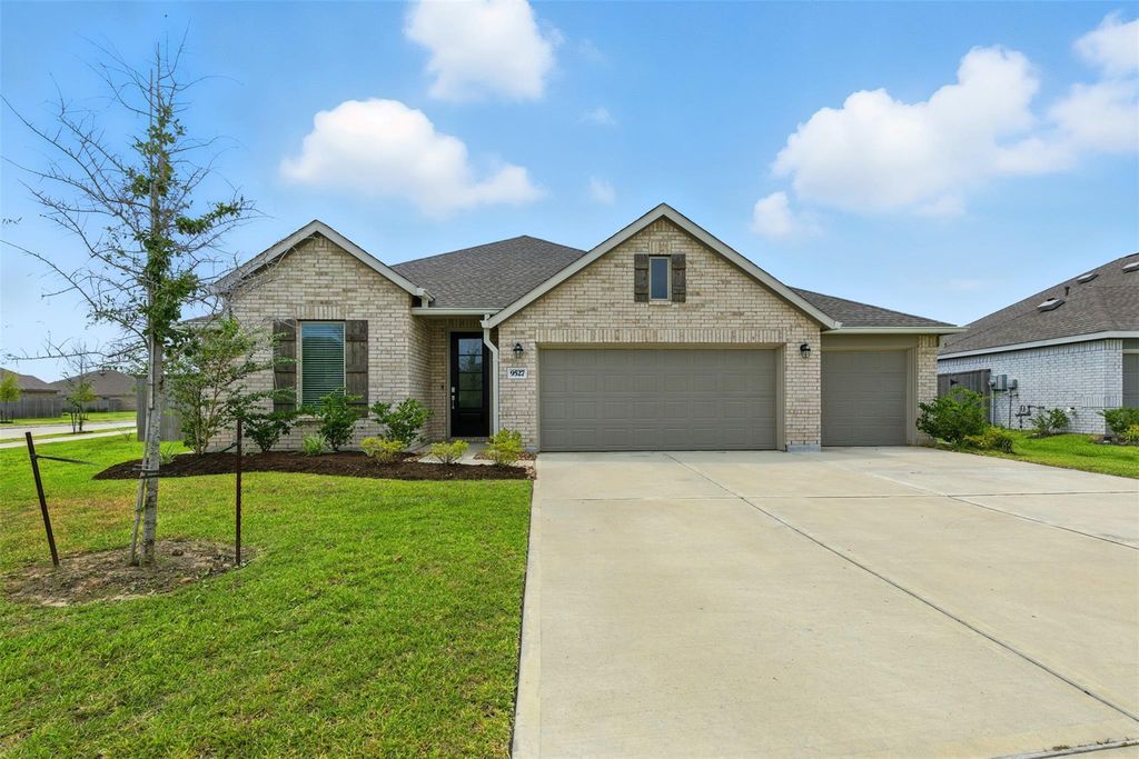 9527 Twilight Briar Lane, Baytown, TX 77521