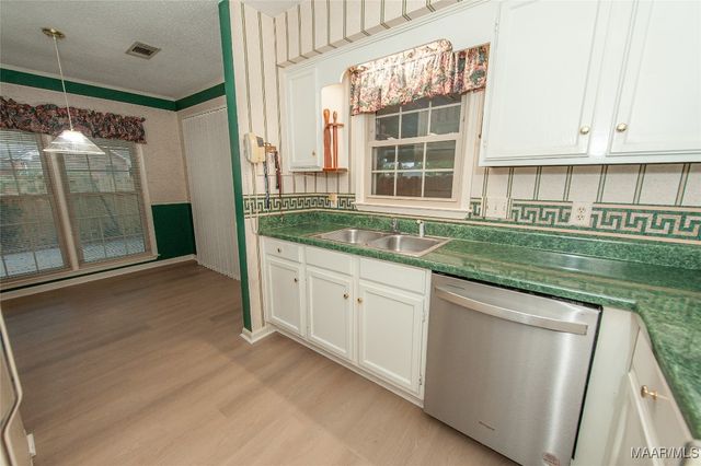 390 Dalraida Road, Montgomery, AL 36109