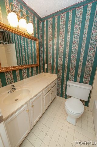 390 Dalraida Road, Montgomery, AL 36109