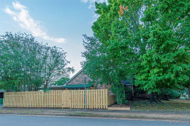 390 Dalraida Road, Montgomery, AL 36109