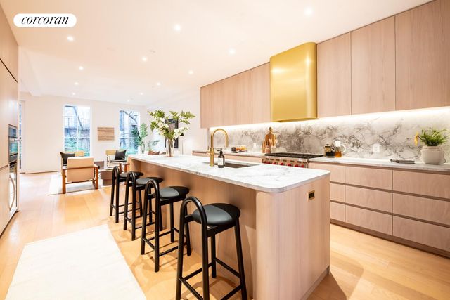 313 E 6TH Street PENTHOUSE, New York City, NY 10003