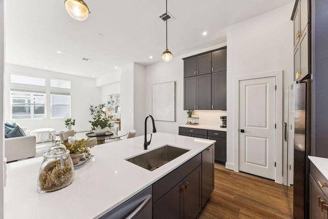 2121 Hoskins Drive C, Houston, TX 77080