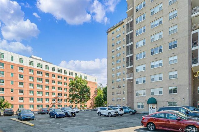 30 Lake Street 2K, White Plains, NY 10603