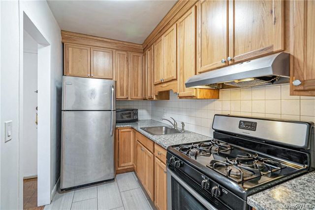 30 Lake Street 2K, White Plains, NY 10603