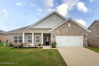 52 Twin Lakes Drive, Byhalia, MS 38611