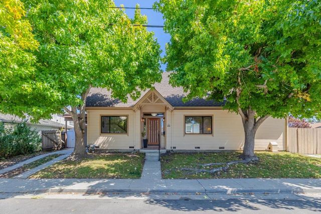 702 Beverly Avenue, Capitola, CA 95010