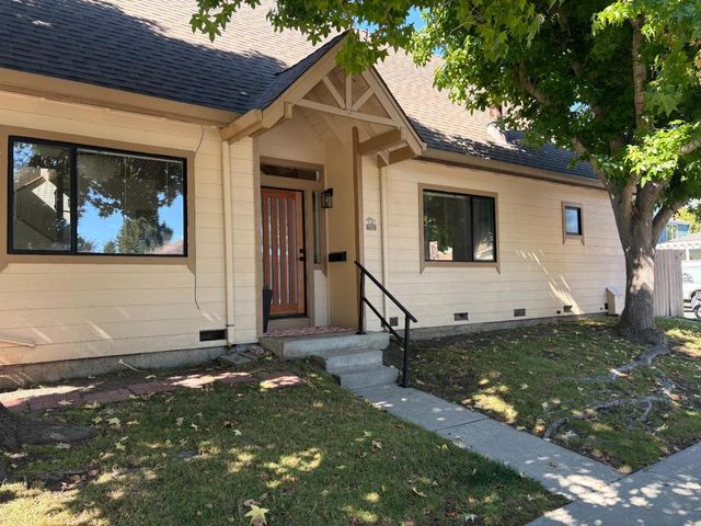 702 Beverly Avenue, Capitola, CA 95010