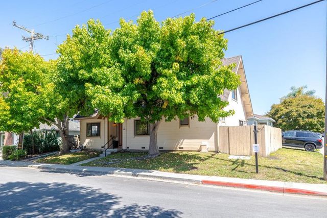 702 Beverly Avenue, Capitola, CA 95010