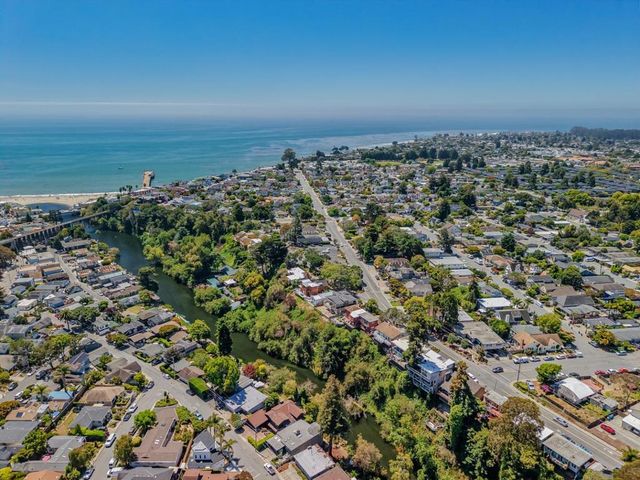 702 Beverly Avenue, Capitola, CA 95010