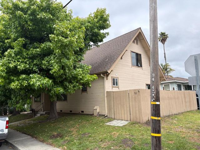 702 Beverly Avenue, Capitola, CA 95010