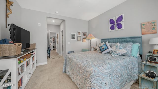 2511 W QUEEN CREEK Road 303, Chandler, AZ 85248