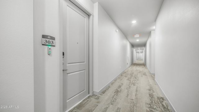 2511 W QUEEN CREEK Road 303, Chandler, AZ 85248