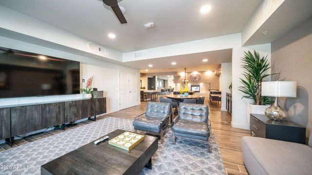 2511 W QUEEN CREEK Road 303, Chandler, AZ 85248