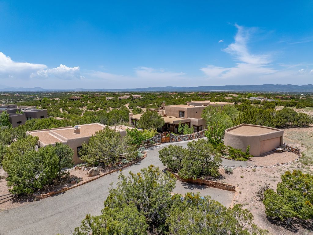 177 Sunflower, Santa Fe, NM 87506