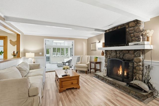 27 Bennett Rd, Rochester, MA 02770