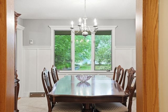 27 Bennett Rd, Rochester, MA 02770