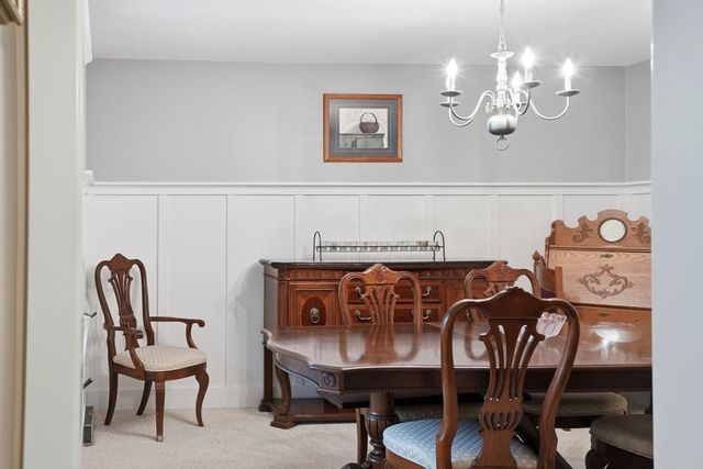 27 Bennett Rd, Rochester, MA 02770