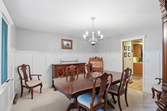 27 Bennett Rd, Rochester, MA 02770