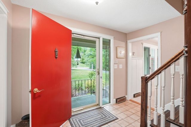 27 Bennett Rd, Rochester, MA 02770