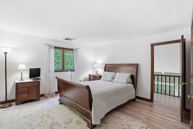 27 Bennett Rd, Rochester, MA 02770