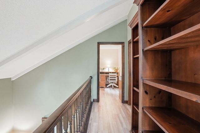 27 Bennett Rd, Rochester, MA 02770