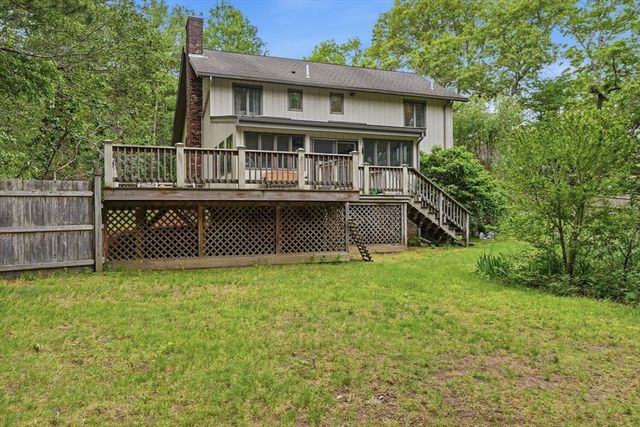 27 Bennett Rd, Rochester, MA 02770