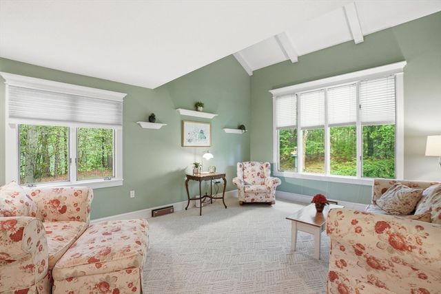27 Bennett Rd, Rochester, MA 02770